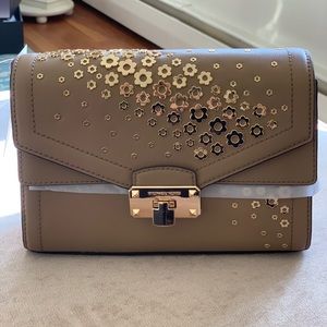 FLASH SALE🍭Michael Kors Kinsley Crossbody